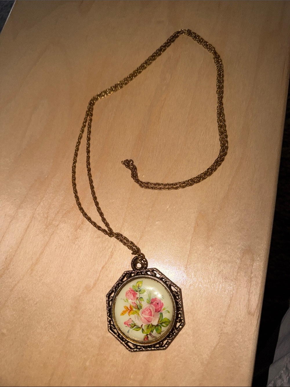 Vintage-Inspired Gold Floral Pendant Necklace - Pink Rose
